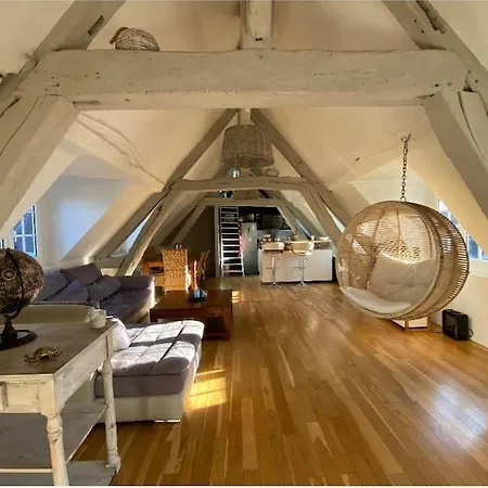 Sous Les Clochers De - Cathedrale Apartment *