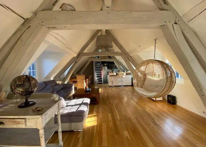 Sous Les Clochers De - Cathedrale Apartment *