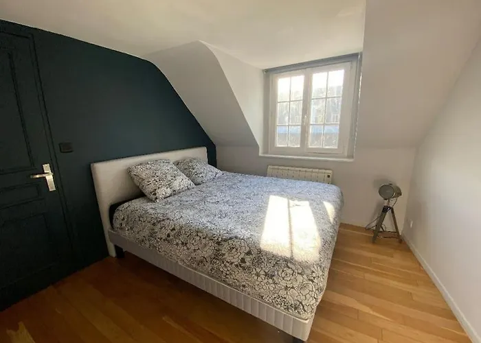 Sous Les Clochers De - Cathedrale Apartment